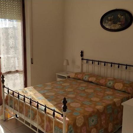 Appartamento Marcella A Due Passi Dal Mare Marcelli Buitenkant foto