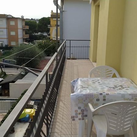 Appartamento Marcella A Due Passi Dal Mare Marcelli Buitenkant foto