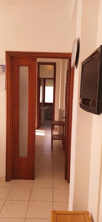 Appartamento Marcella A Due Passi Dal Mare Marcelli Buitenkant foto