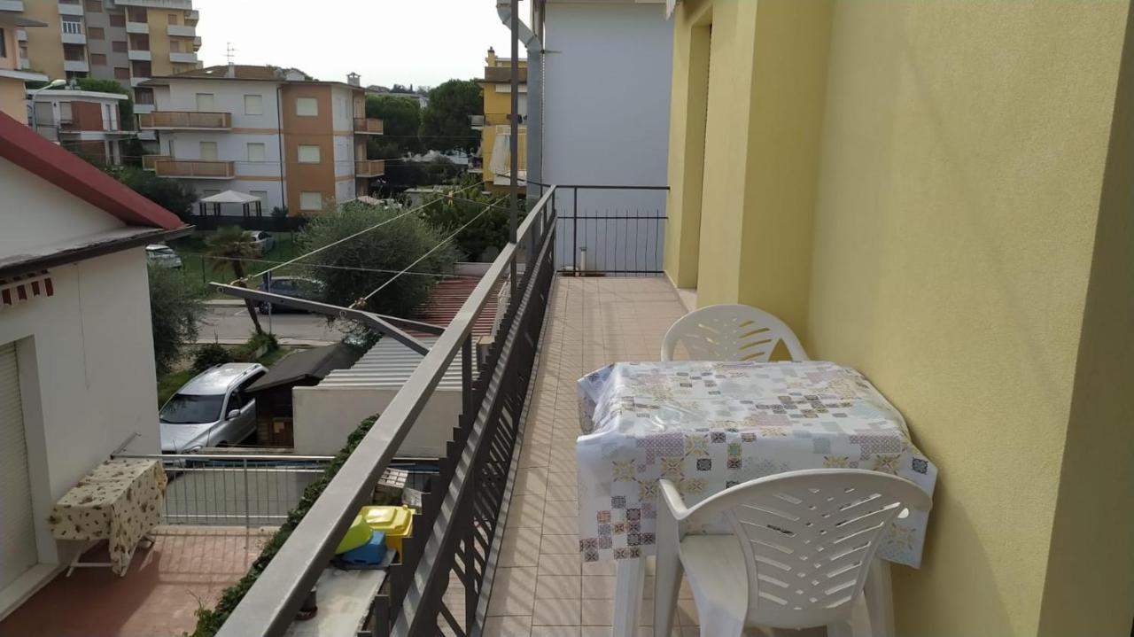 Appartamento Marcella A Due Passi Dal Mare Marcelli Buitenkant foto